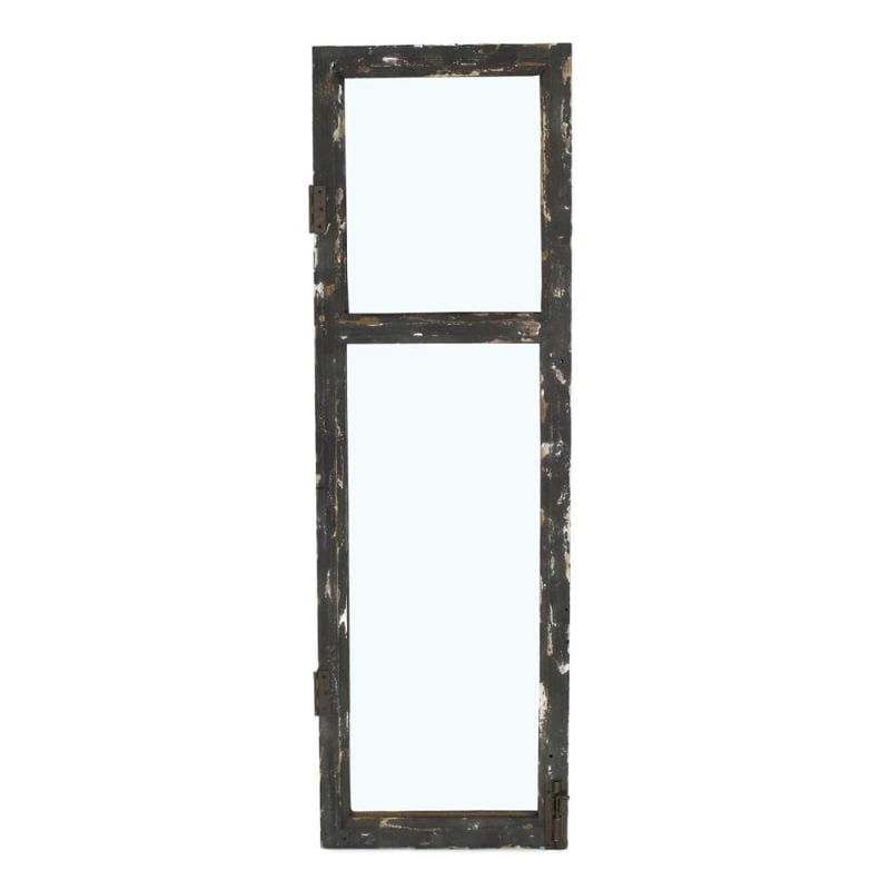 Spegel i form av ett fönster med ram i patinerat svartmålat trä, mått 105x33 cm.