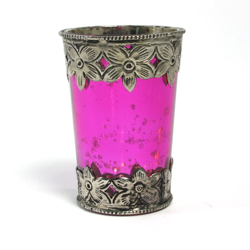Ljuslykta i orientalisk stil med färgat glas.