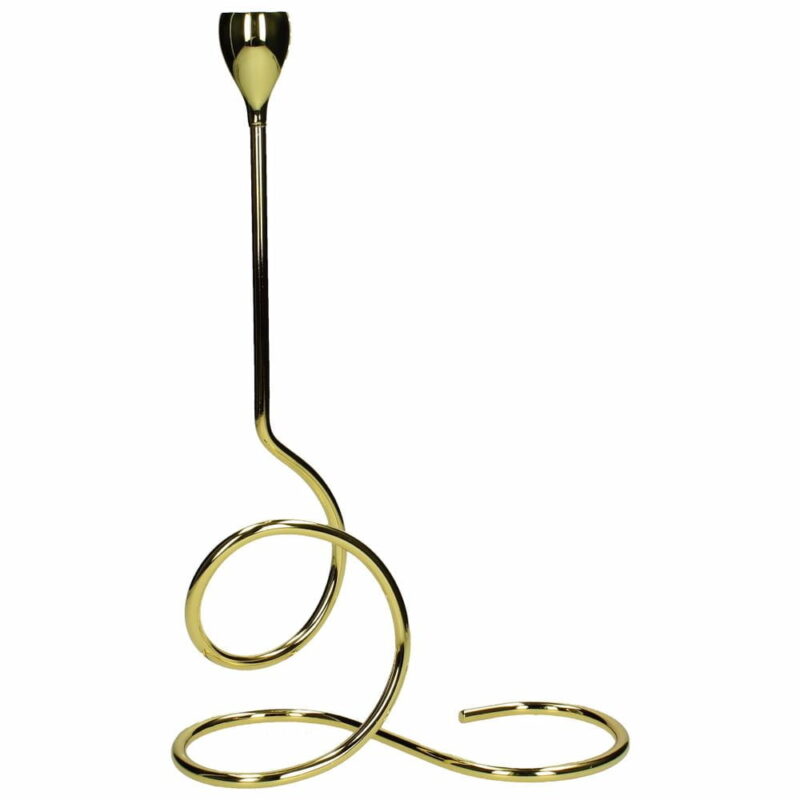 Ljusstake i guldfärgad metall. Avsedd för kronljus. Mått 18x7,5x28 cm.
