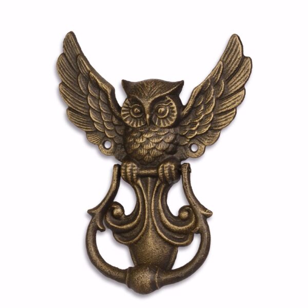 Dörrkläpp i gjutjärn med dekor av uggla. Mått 15x20 cm.