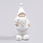 Vit dekorativ tomte i keramik, 13 cm hög