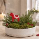 Dessa charmiga blompinnar erbjuder ett enkelt sätt att skapa rätt stämning i ditt hem. Perfekt i en kruka med t ex en gröna växter eller en julstjärna.