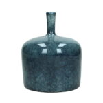 Vas i blå keramik. Diameter 12 cm, höjd 16 cm.