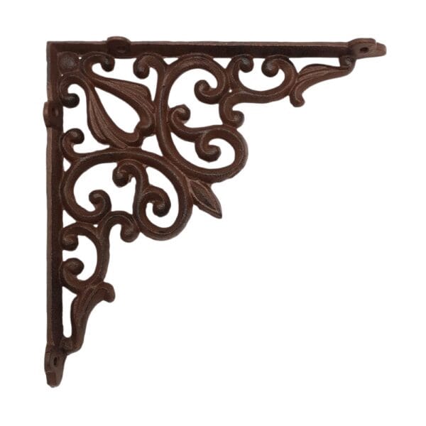 Stilren hyllkonsol i gjutjärn med detaljerad dekor. Stabilt fäste för hyllplan, passar både klassiska och rustika miljöer. Mått 24×24 cm.