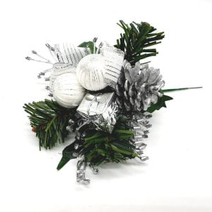 Juldekoration med ståltråd att pynta med till julen, t ex kan man sätta den i blomstergruppen eller julkransen. Bredd/höjd ca 14 cm. Inklusive ståltråd ca 20 cm.