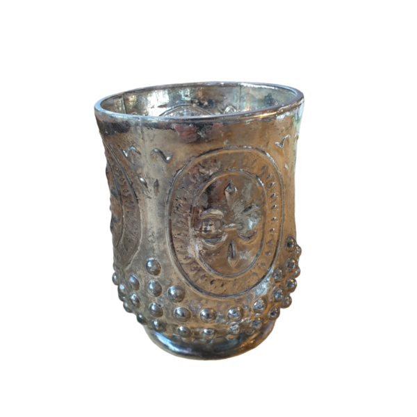 Byst i form av en pilotklädd hund i polyresin. Mått 30x17x15 cm (hxbxd).