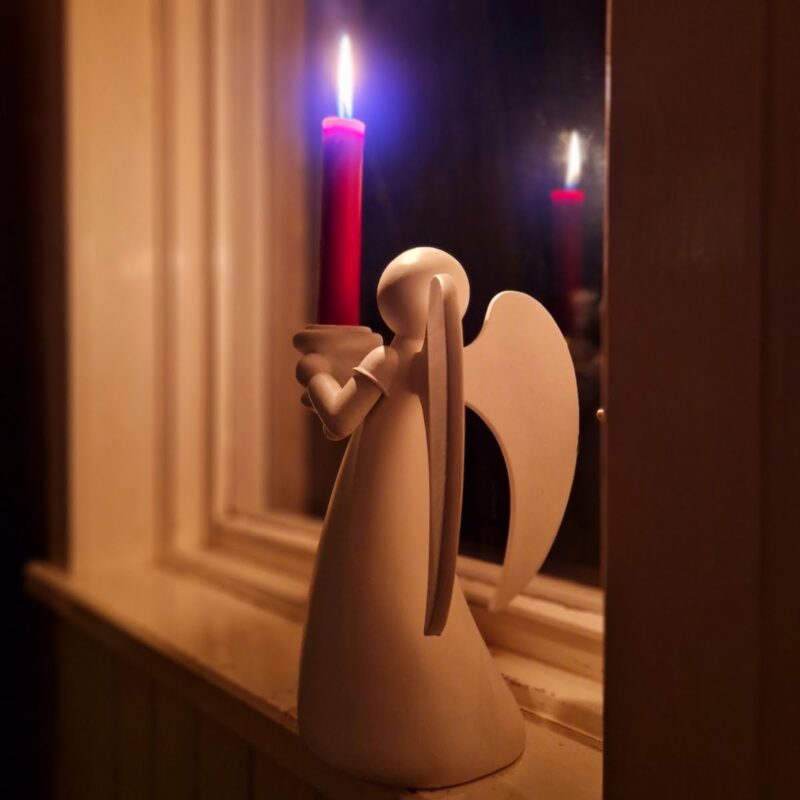 Ljusstake ängel