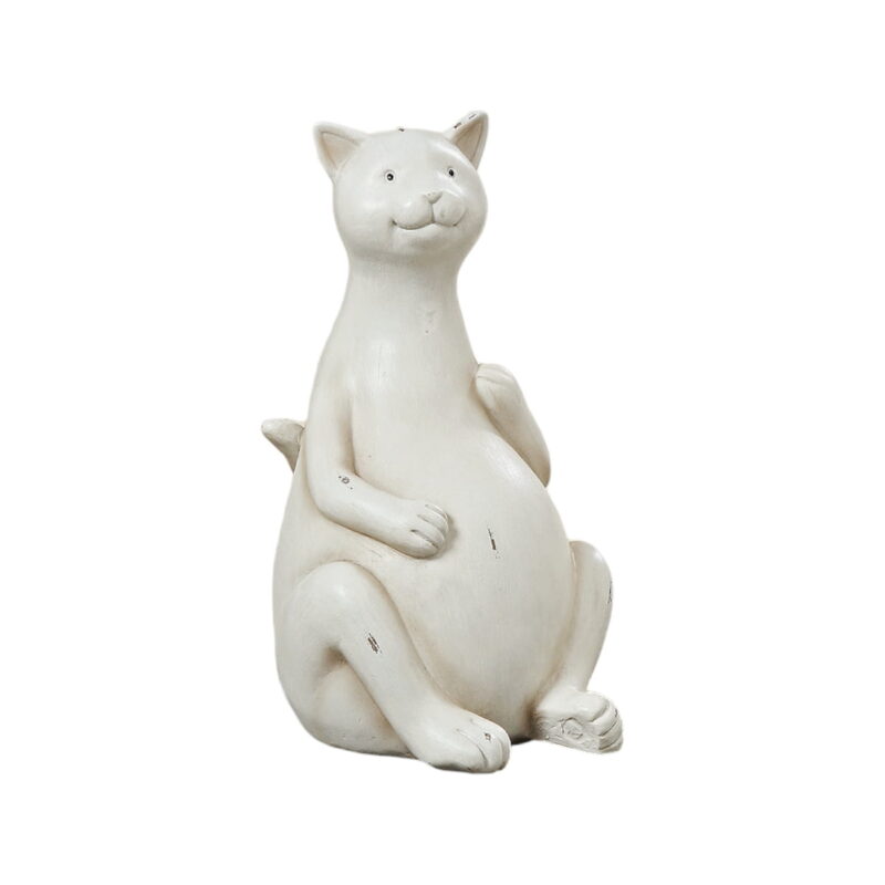 Dekorativ välmående katt i polyresin. Höjd 27 cm.