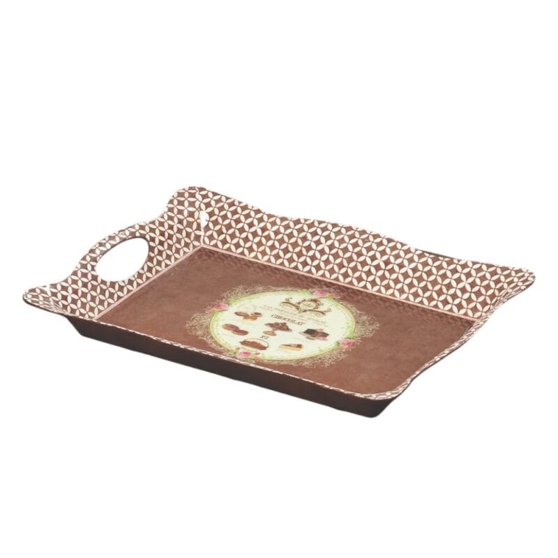 Bricka i plast med chokladigt motiv. Mått: 40x28x5 cm (LxBxH).