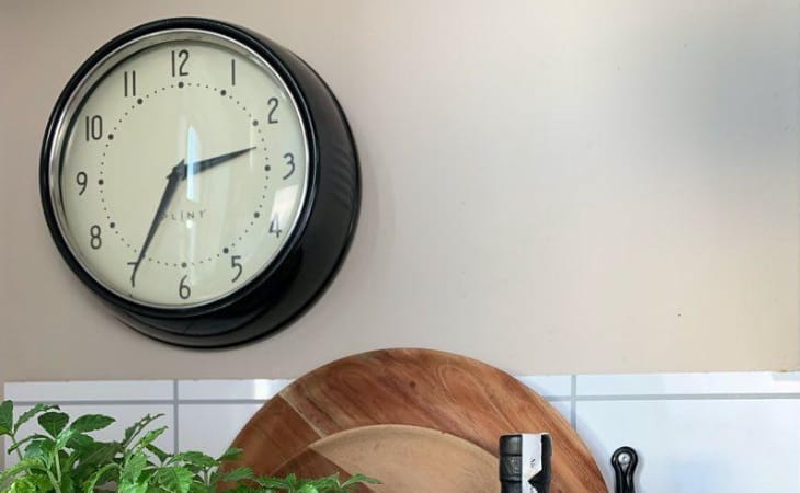 Danska PLINT skapar tidlösa produkter som förgyller vardagen med fokus på funktion, färg och glädje. Kvalitet och nostalgi möter modern livsstil.