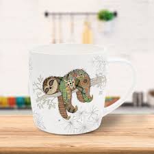 Charmig mugg från Bug Art med motiv av sengångaren Simon. Rymmer 350 ml och är perfekt när man vill ta det lugnt med en kopp kaffe eller te.