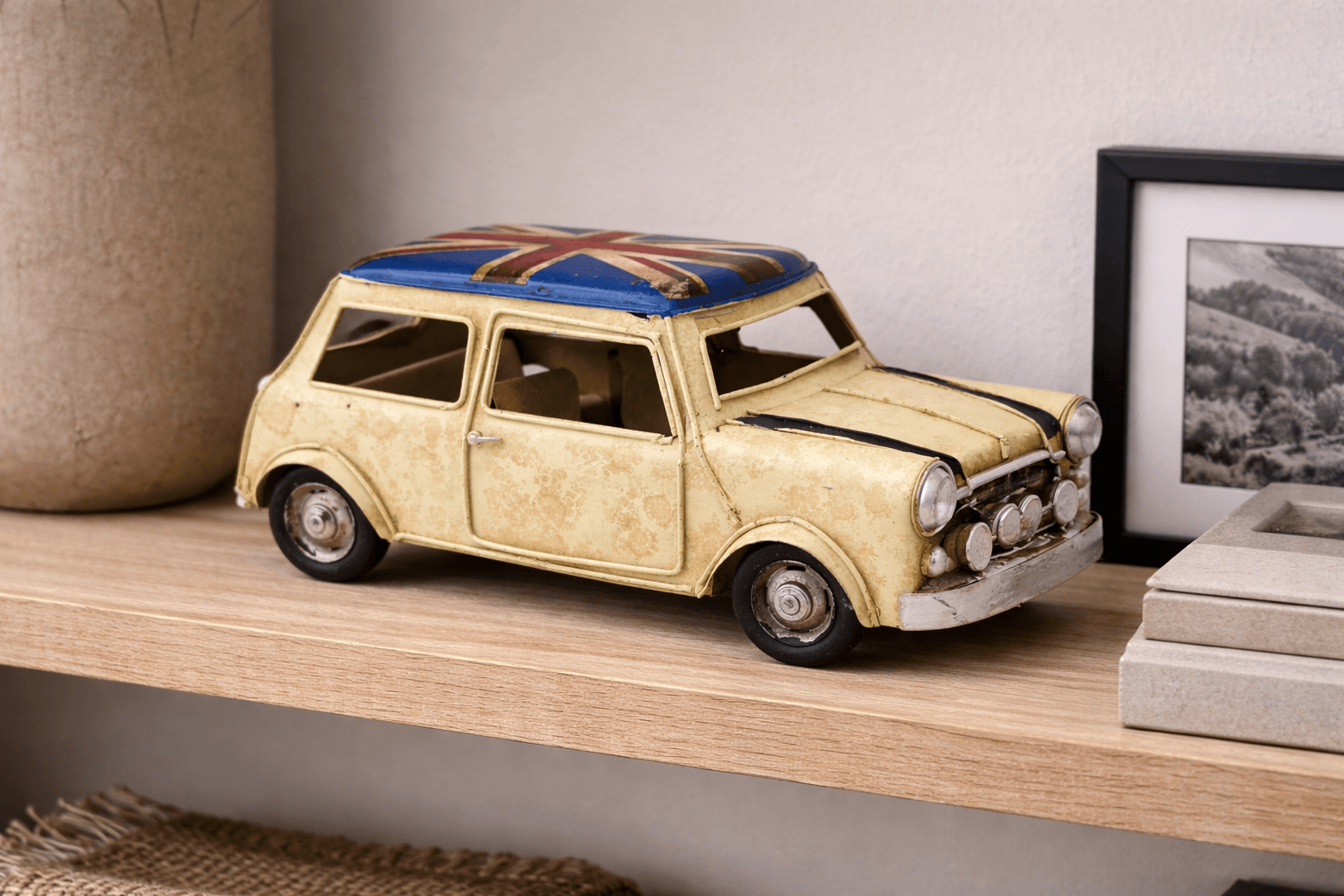 Plåtbilar för dekoration